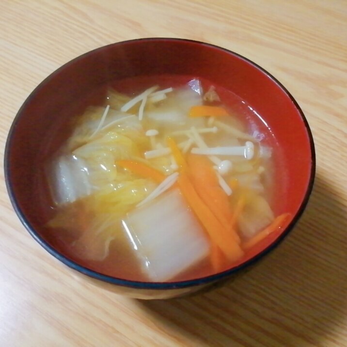白菜と人参とえのきの中華スープ